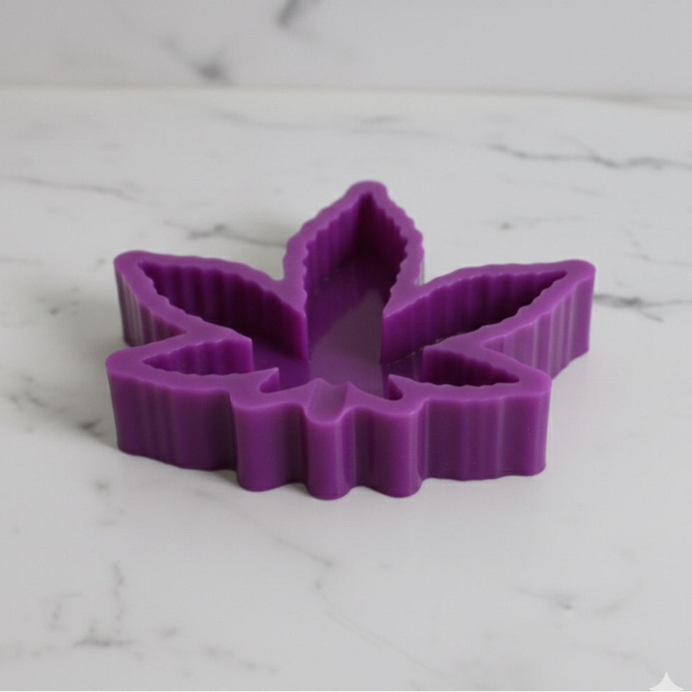 NWT Resin Leaf Ashtray – Handmade – Purple - Picture 4 of 4